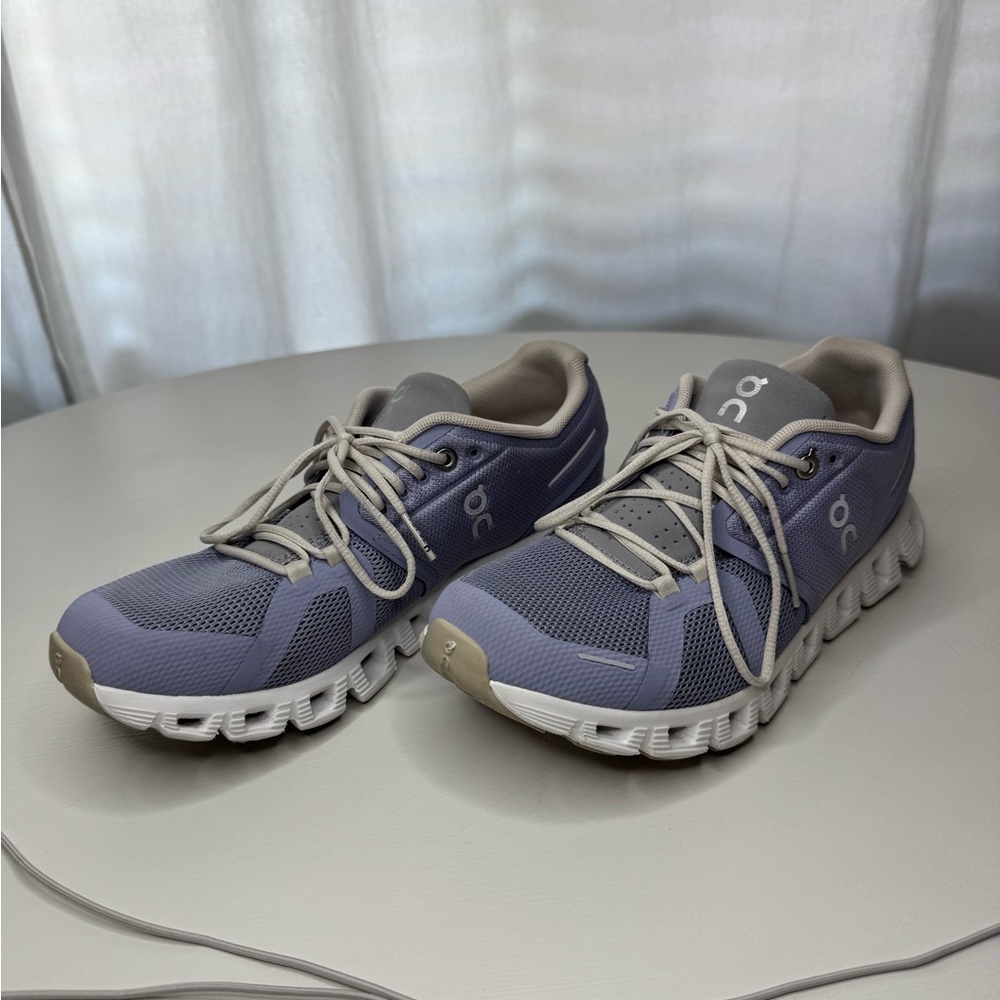 On Cloud Women's Athletic Shoes in Purple and White - Picture 2 of 7